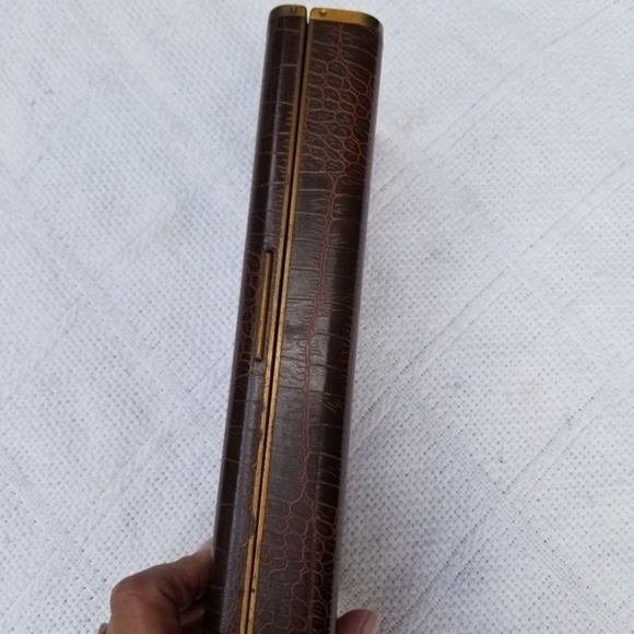 Vintage Scenic 60's brass and croc embossed box - Picture 6 of 8